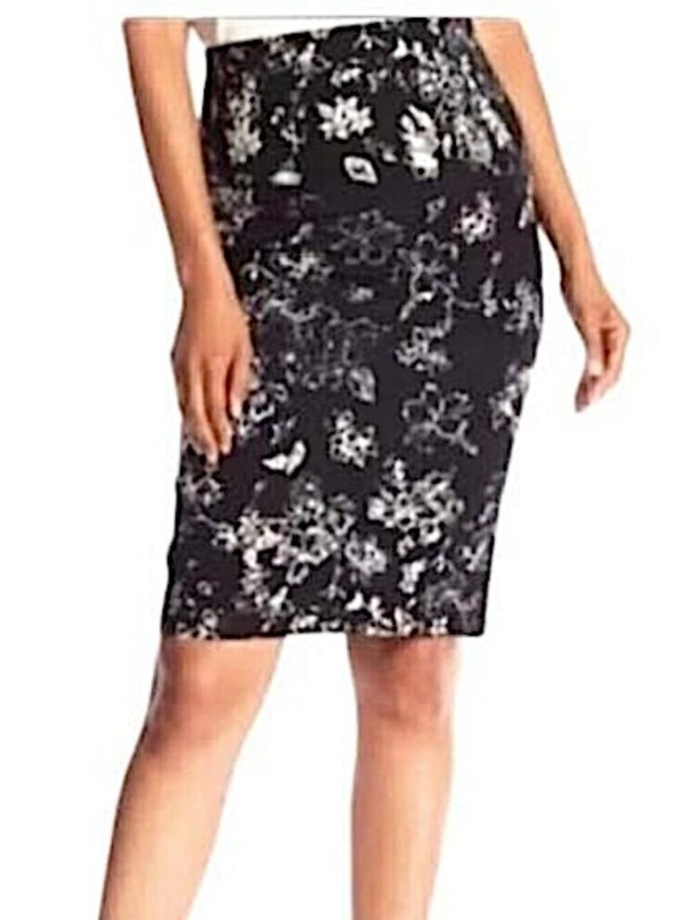Philosophy Floral Pencil Skirt Size 4 NWT Black White Chic Work